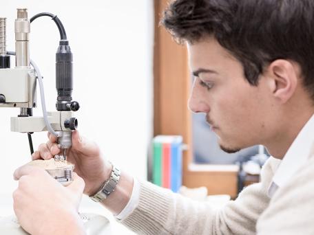 Hochwertiger Zahnersatz aus unserem Labor