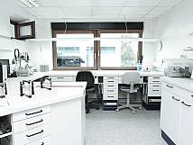 Laboransicht in der Zahnarztpraxis Kamberci